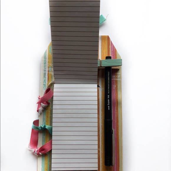 Notepad, Bookmarks, and Buttons - Picture 4 of 7